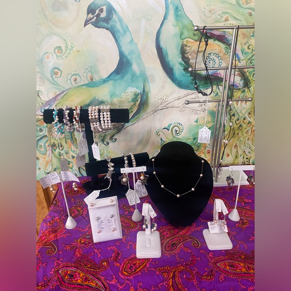Wholesale lot of freshwater, pearls, Elegant and Silver Jewelry Set retails $575